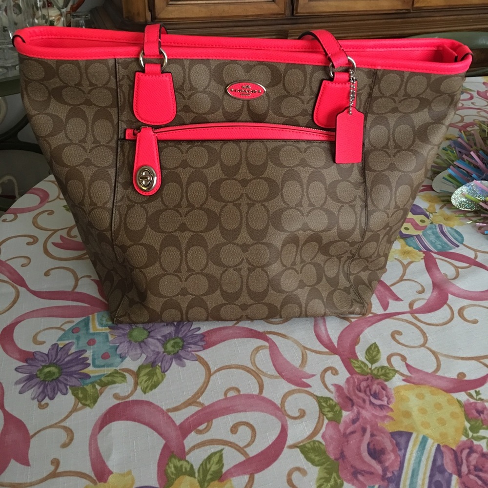 ⚠️NEGOTIABLE⚠️ COACH Monogram & Hot Pink Tote